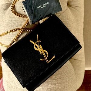 Authentic YSL
BLACK GRAINY LEATHER KATE SMALL new !